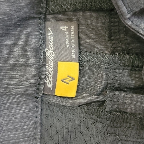 Eddie Bauer | Gray Shorts with Back Zipper Pockets Size 4 - Picture 5 of 5
